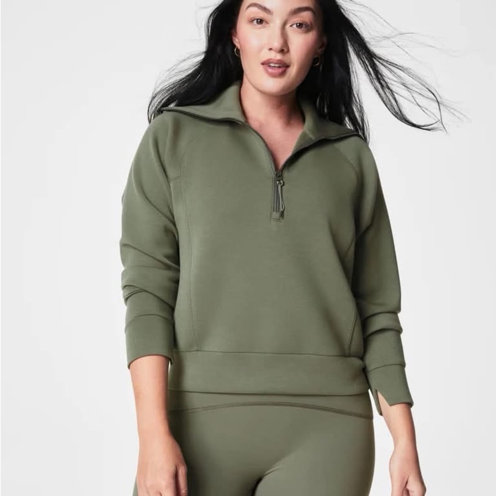 Brand NWT size 1x Spanx Air Essentials set in clover.